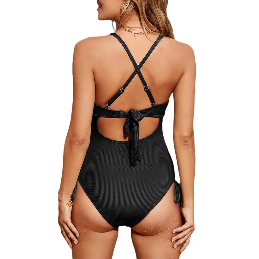 Dame Én-dels Badebukser med raffineret Cut-Out-design og justerbare Volantdetaljer Stilla