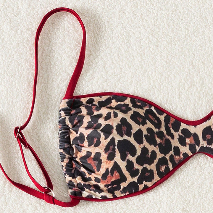 Dame triangel-bikini med moderigtig leo-design og justerbare stropper Skovae
