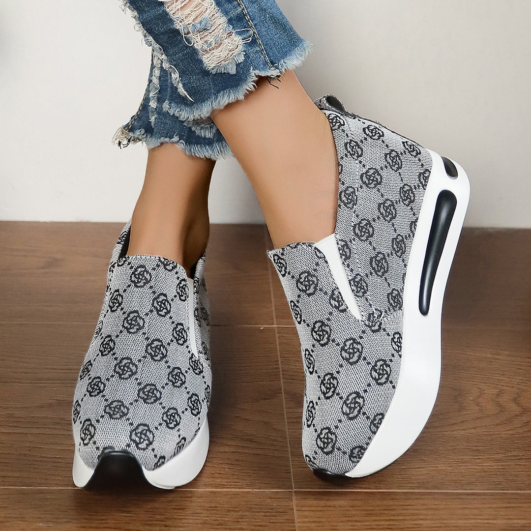 Dame komfortable slip-on sneakers med sporty design og åndbart overmateriale Stilla