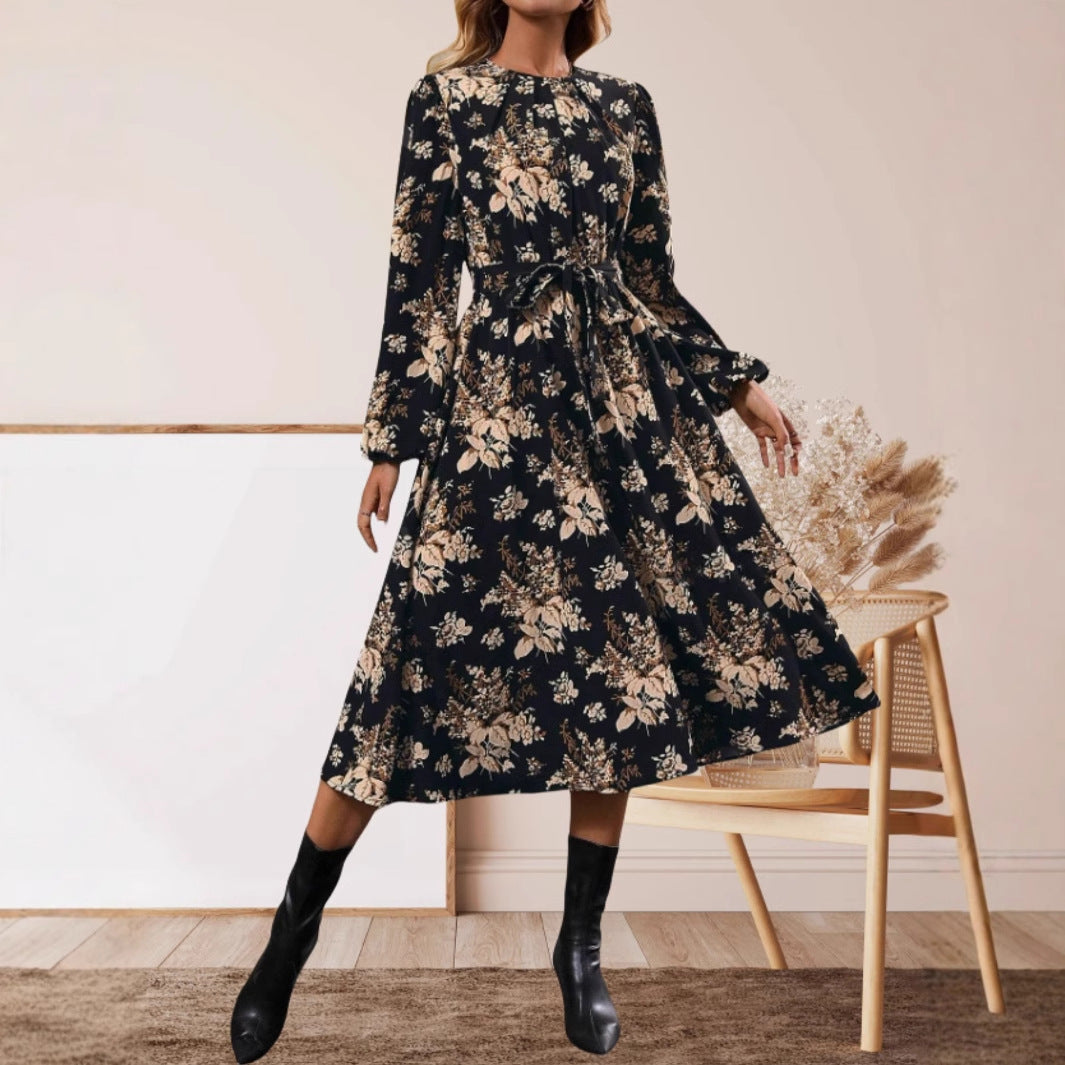 Dame Midi-kjole med klassisk snit og blomsterudsmykninger Stilla