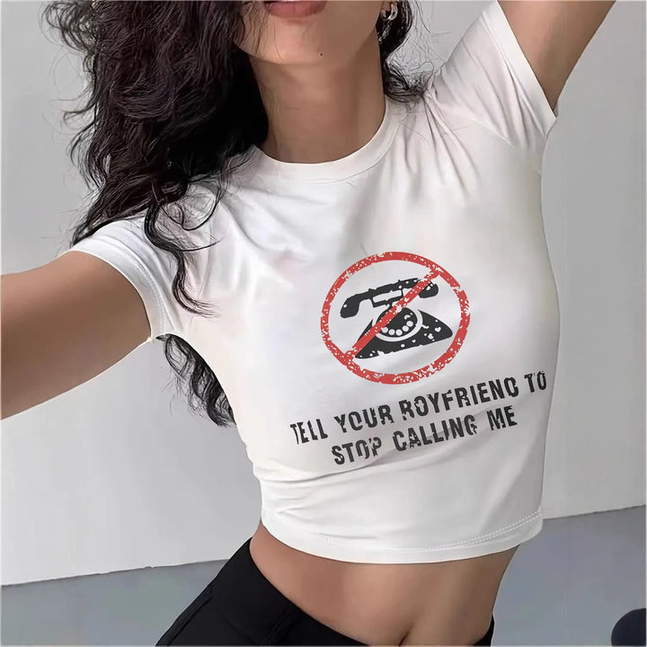Damer Crop T-Shirt med moderne grafiktryk Skovae