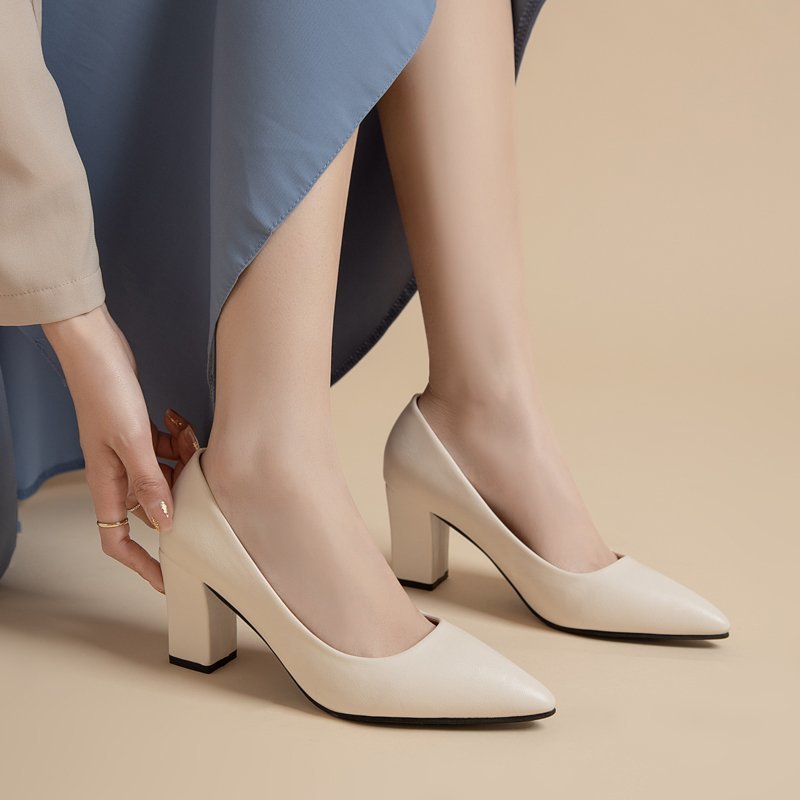 Damer elegante pumps med moderne blokhæle og vendepunkt-design Stilla