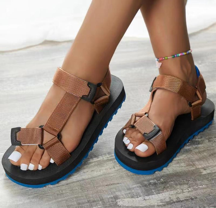 Dame fritids sandaler med justerbare stropper og robust sålprofil Stilla