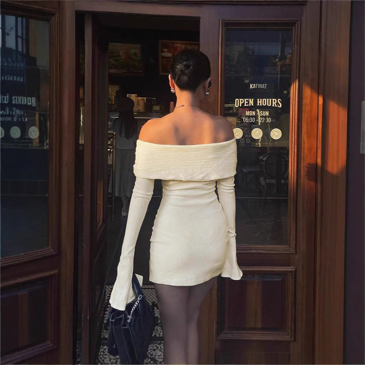 Dame Minikjole med Off-Shoulder Design og dekorative Bindebånd Skovae