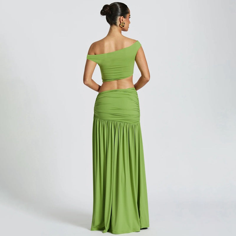 Dame sæt bestående af off-shoulder crop-top og lang nederdel med høj slids og blomsterdetalje Stilla