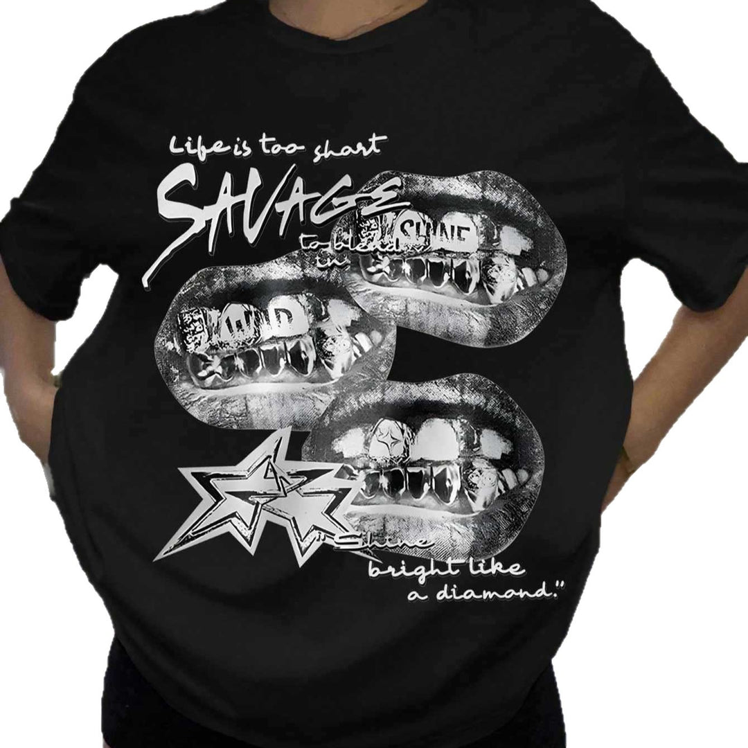 Dame T-shirt med kreativ grafikdesign og urbant statement Skovae