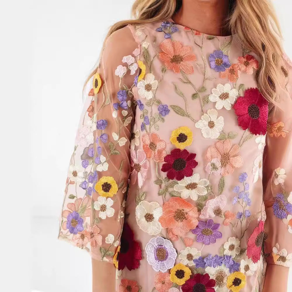 Dame Minikjole med blomster spids og transparente ærmer Stilla