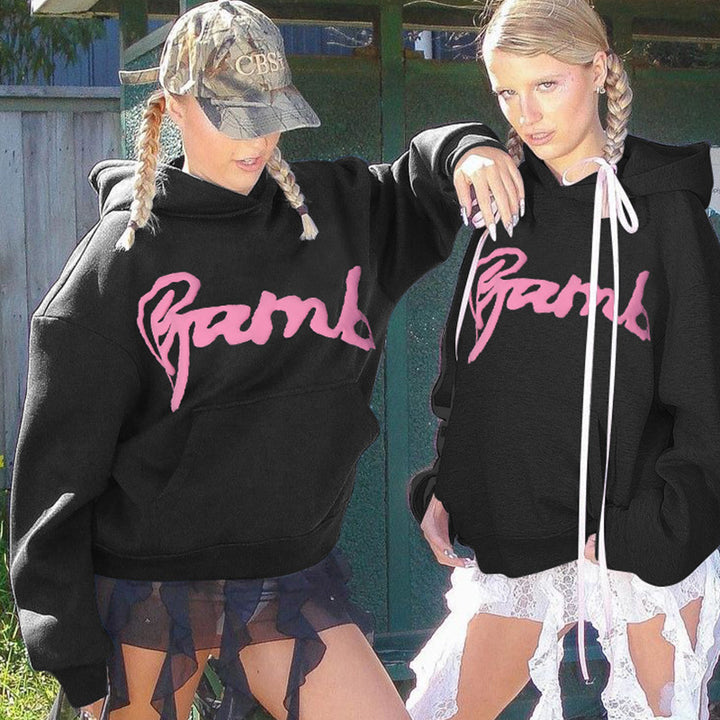 Dame Oversized Hoodie med stilfuld skrift og praktisk kængurulomme Stilla