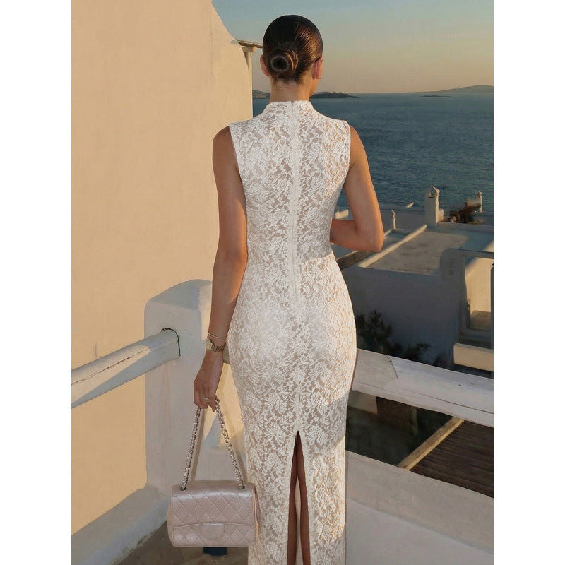 Damen Spitzenkleid mit hohem Kragen und figurbetonter Silhouette Skovae