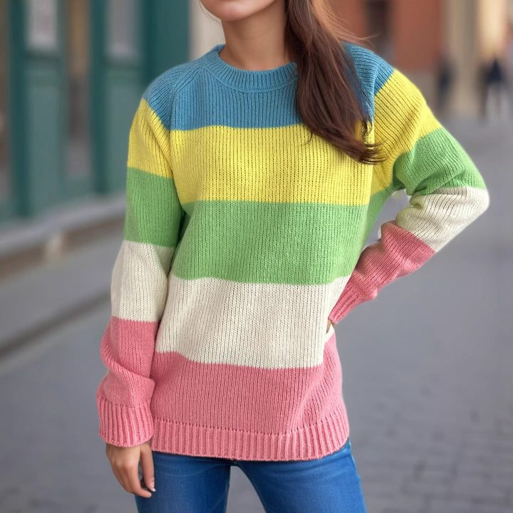 Kvinders stribede strikket sweater med en afslappet pasform og farverigt design Stilla