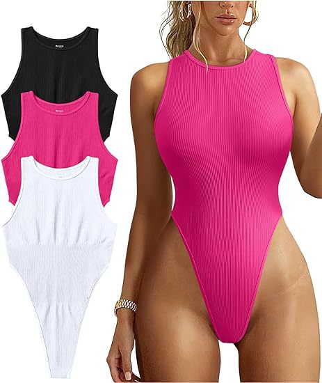 Dame badesuit med elegant, figursyet snit og høj halsudskæring Stilla