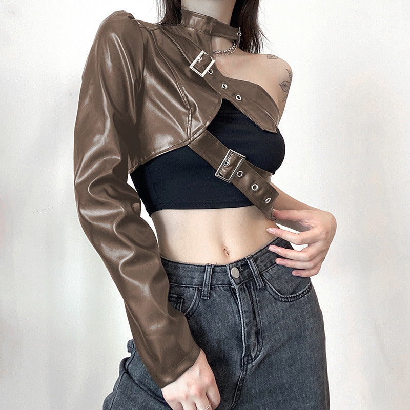 Dame mode-top i kunstlæder med asymmetrisk design Skovae
