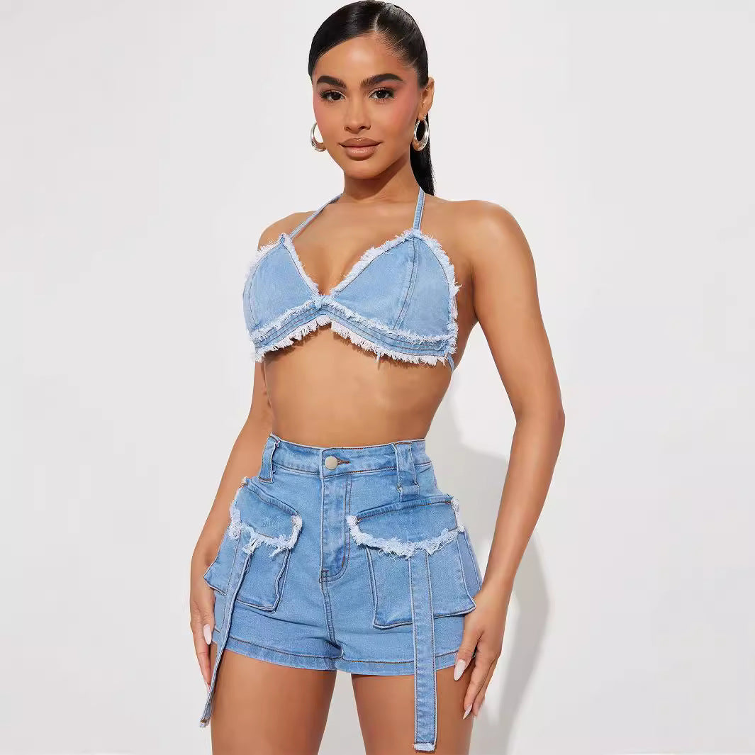 Dame højtskårne denim-shorts med stilfuldt cargo-design og frynsede elementer Stilla