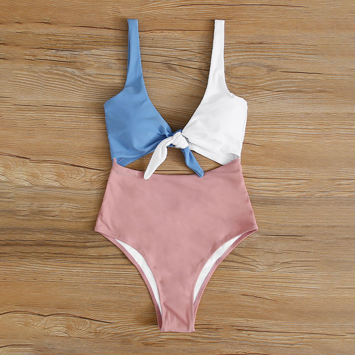 Dame Højt Skåret Bikini-Sæt med Foran Knoten og Cut-Out Design Stilla