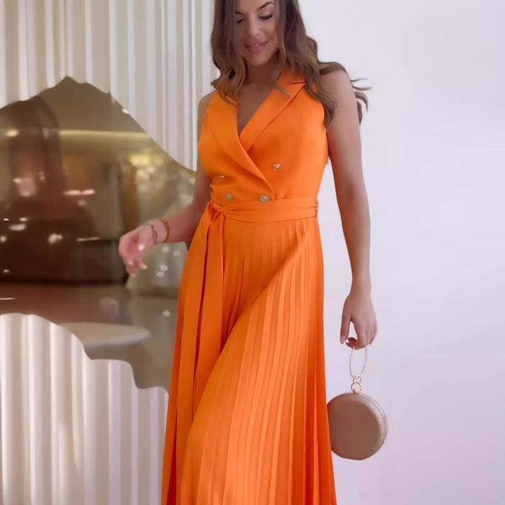 Kvinders Plisseret Jumpsuit med Dyb V-Hals og Sidelivrem Skovae