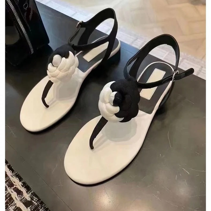 Dame sandaler med floral dekoration og komfortabel fodseng Stilla
