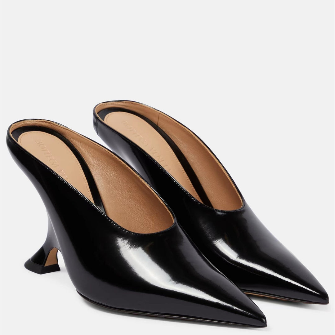 Femme Spidstærn Metallic Wedge Mules med skulptureret hæl Stilla