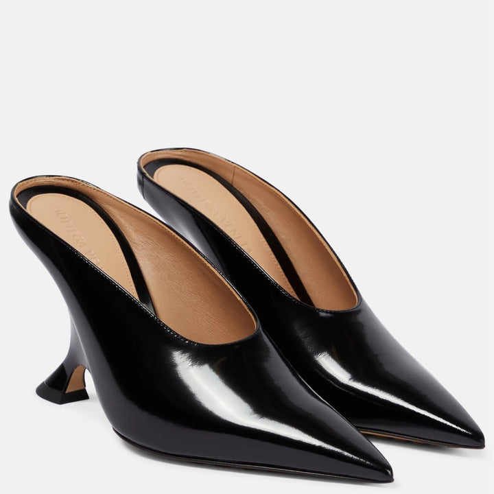 Femme Spidstærn Metallic Wedge Mules med skulptureret hæl Stilla