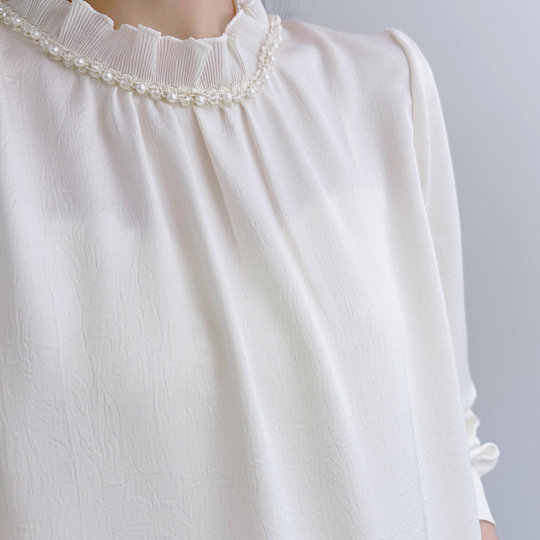 Dame elegant bluse med perlebesat krave og afslappet snit Stilla