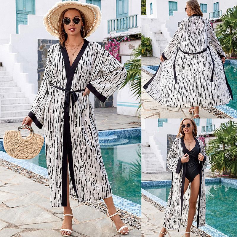 Dame elegant strandkimono med raffineret palmemønster og taljerbar bælte Stilla