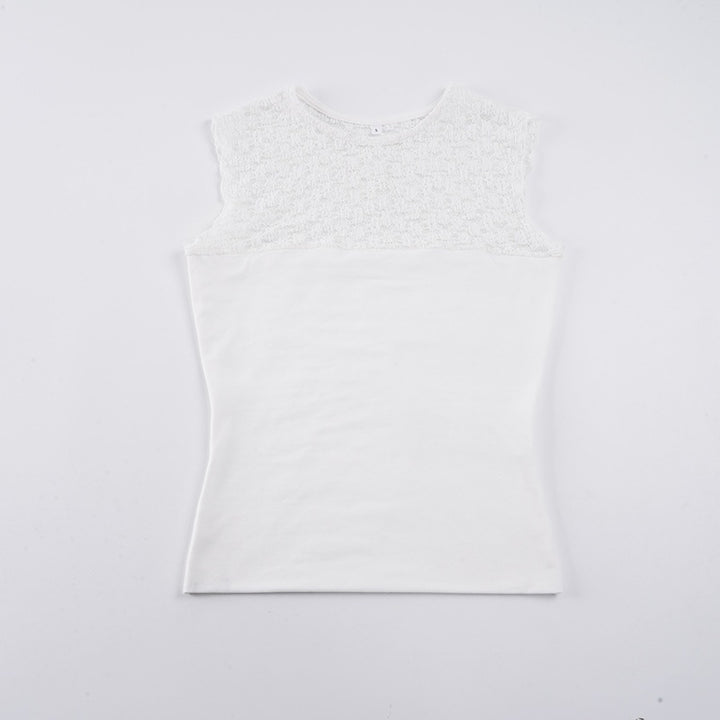 Damer spids Cami-top med stilfuldt design og fine accenter Skovae