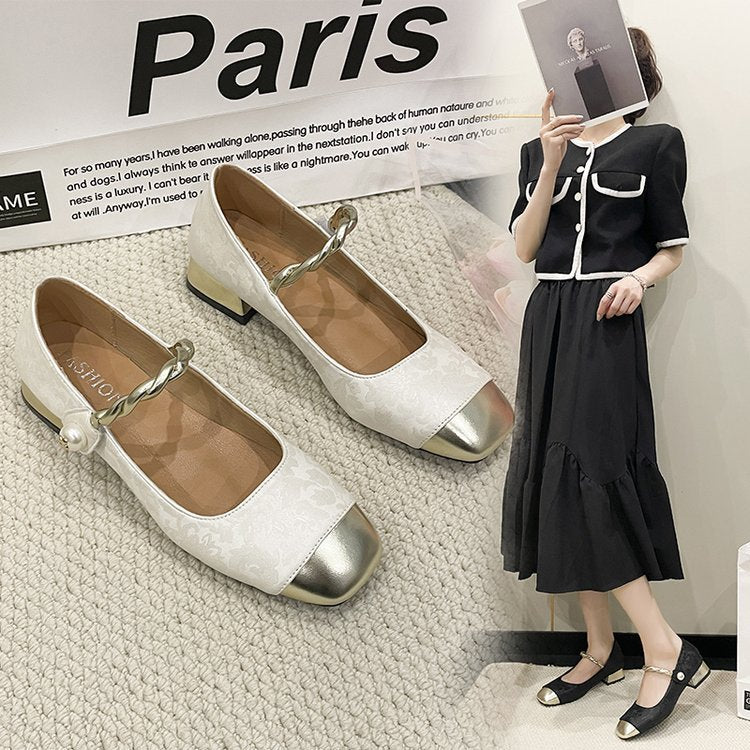 Dame Elegante Ballerinas med udsmykket ankelrem og metallisk tåområde Stilla