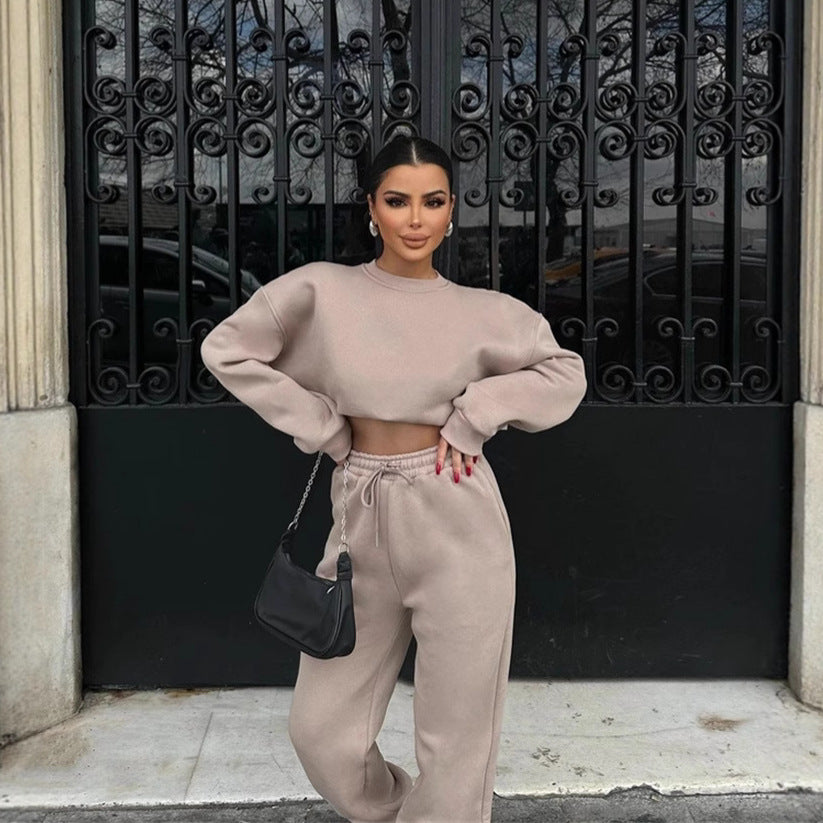 Kvinders stilfulde cropped sweat set Skovae