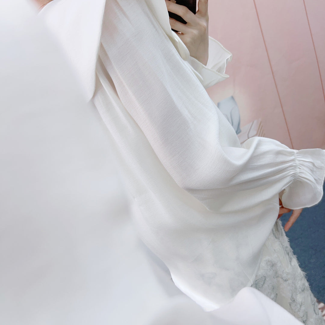 Dame elegant bluse med blomsterapplikationer og puffærmer Stilla