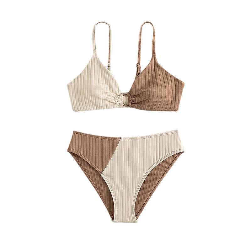 Dame bikini-sæt med moderne rib-design og elegante stropper Stilla