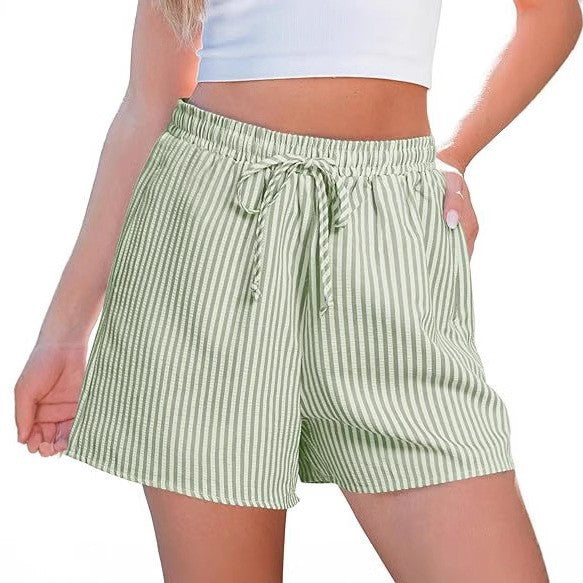 Dame afslappede shorts med elastisk taljebånd og stribet design Skovae