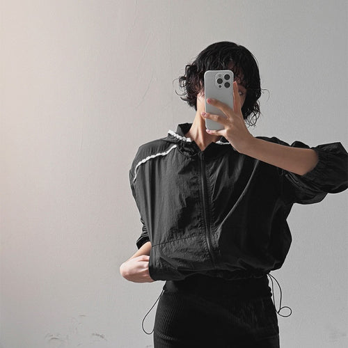 Damer mode cropped jakke med justerbar hættekrave Stilla