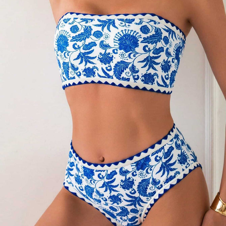Dame bandeau bikini med trendy floralt design Skovae