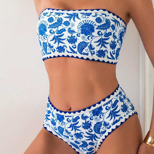 Dame bandeau bikini med trendy floralt design Skovae