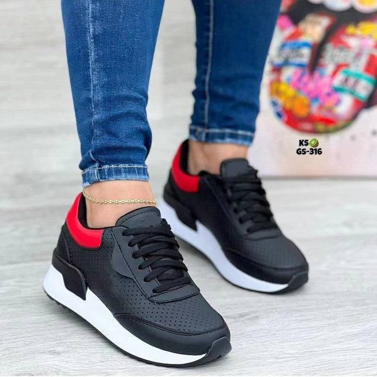 Dame Komfortable Sneakers med åndbart overmateriale og skridsikker sål Stilla
