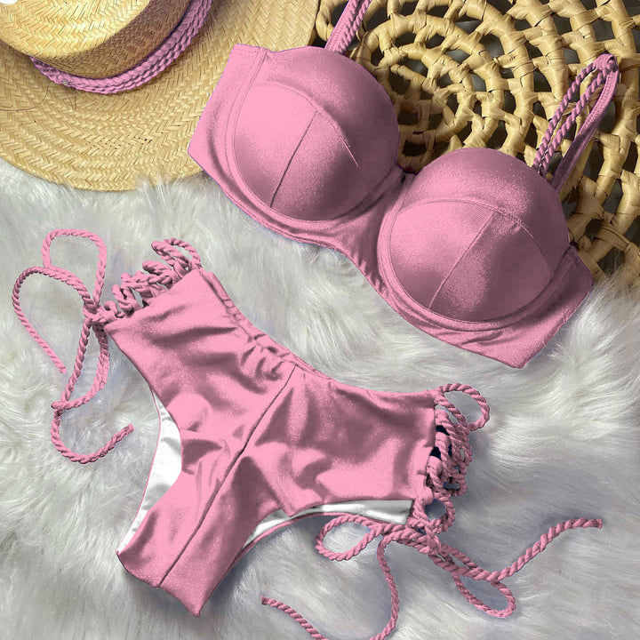 Dame bikini-sæt med polstret top og raffinerede snøre detaljer Stilla
