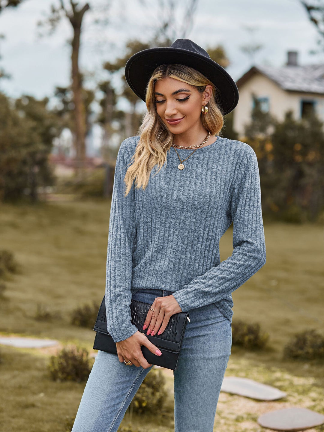 Dame finstrikket pullover med elegant ribstruktur Stilla