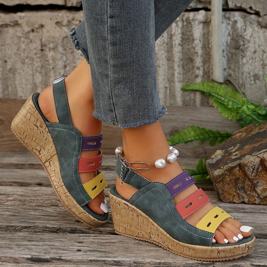 Dame modische kile-sandaler med elastiske remme og korkfodseng Stilla