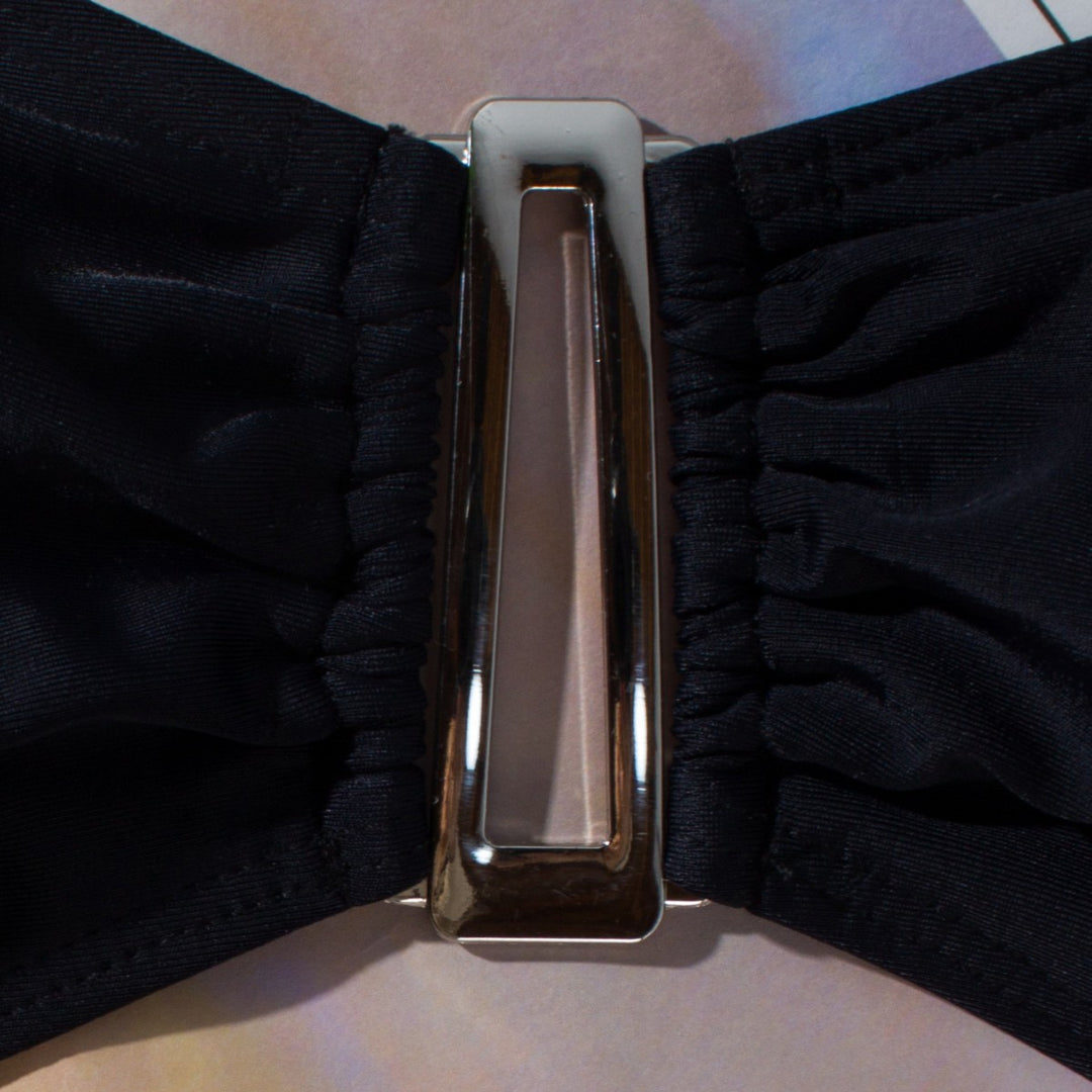 Damer bandeau-bikini med justerbare stropper og elegante detaljer Skovae