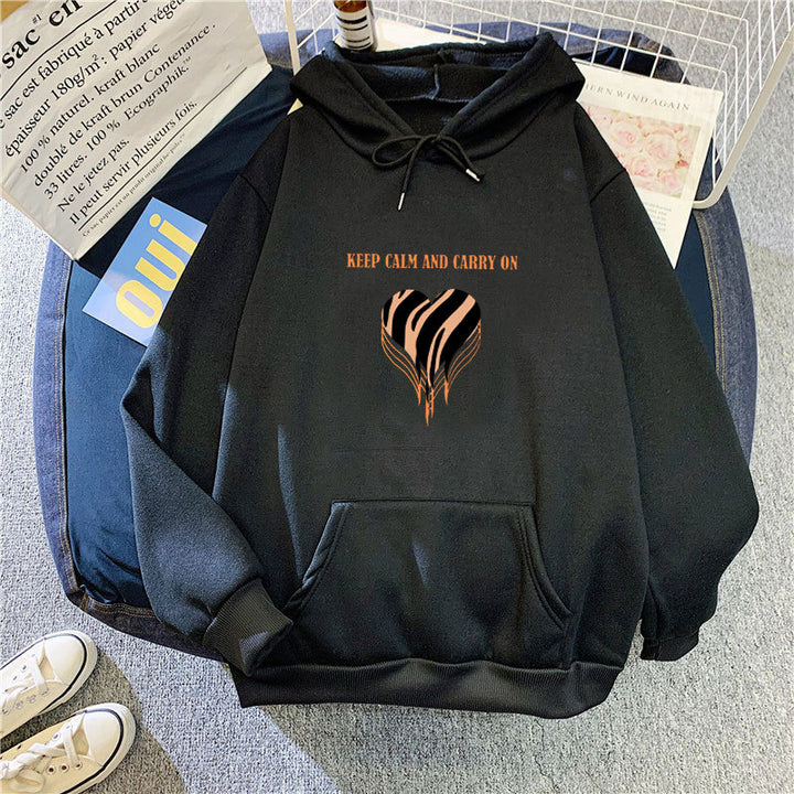 Kvinders hoodie med trendy hjerte design og komfortabel pasform Skovae