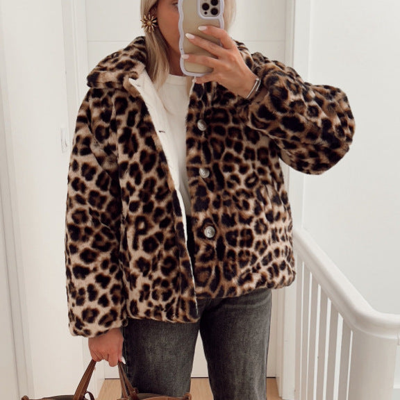 Dame Kunstpelsjakke med mode leopardmønster og komfortabel pasform Stilla