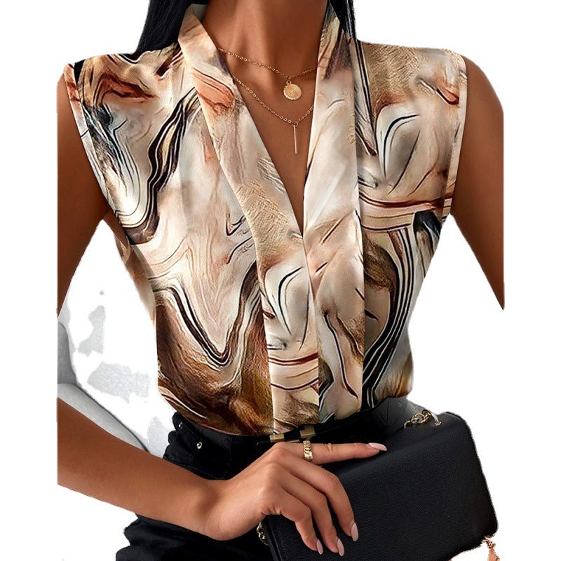 Damer elegant bluse med moderne marmor mønster og V-hals Stilla