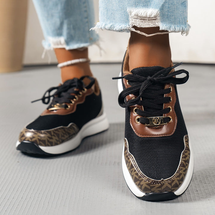 Dame Sporty Sneakers med moderigtige accenter og åndbart overmateriale Stilla