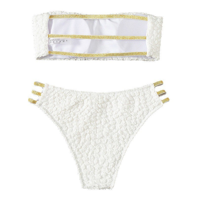 Dame bandeau-bikini med struktureret design og elegante detaljer Skovae