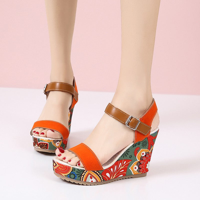 Dame Wedge-sandaler med blomsterdetaljer og komfortabel kilehæle Stilla