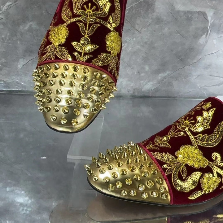 Femme Broderede Slippers med Nitte-detaljer Stilla