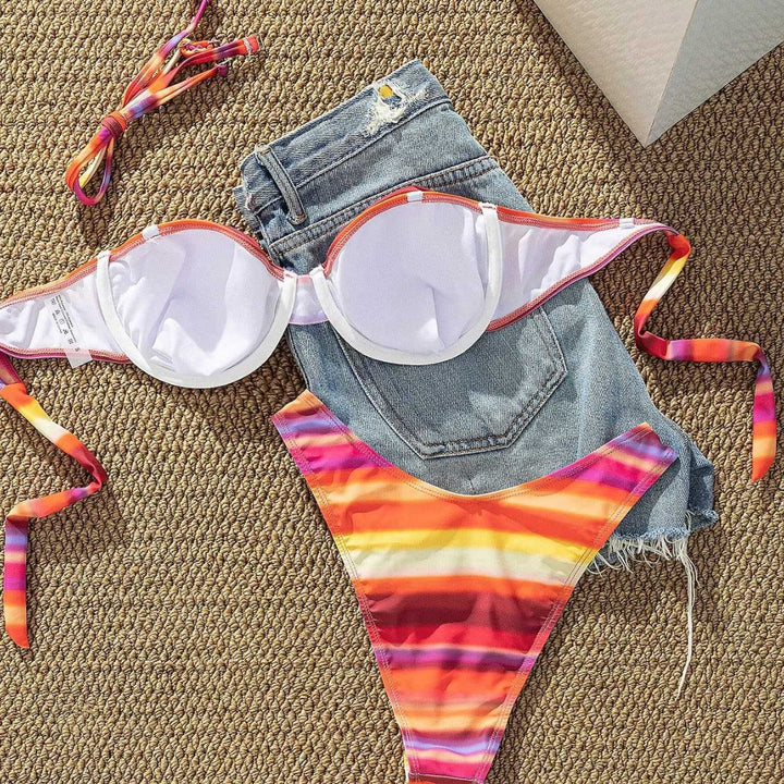 Damebikini med trendy bustier-design og høj rynkning Skovae