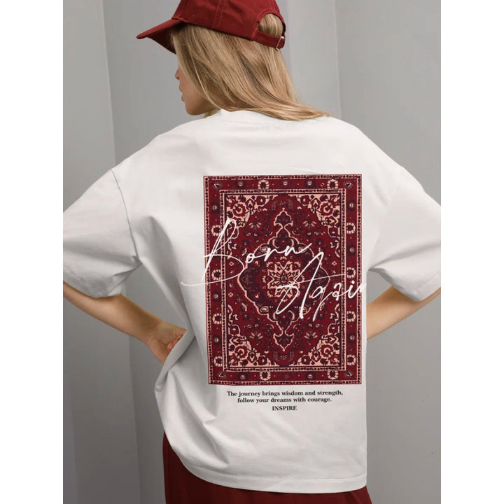 Dame T-shirt med kreativt orientalsk motiv og inspirerende skrift Stilla