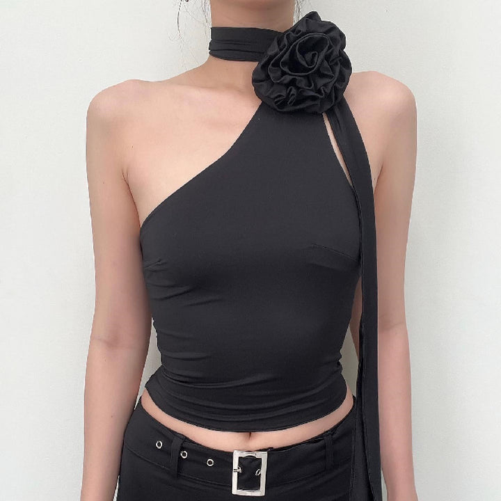 Dame asymmetrisk top med floral applikation og justerbar stroppe Skovae
