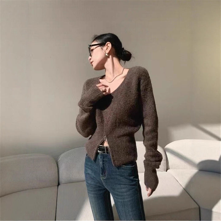 Damer fashionable cardigan med dyb V-hals og lynlås Stilla