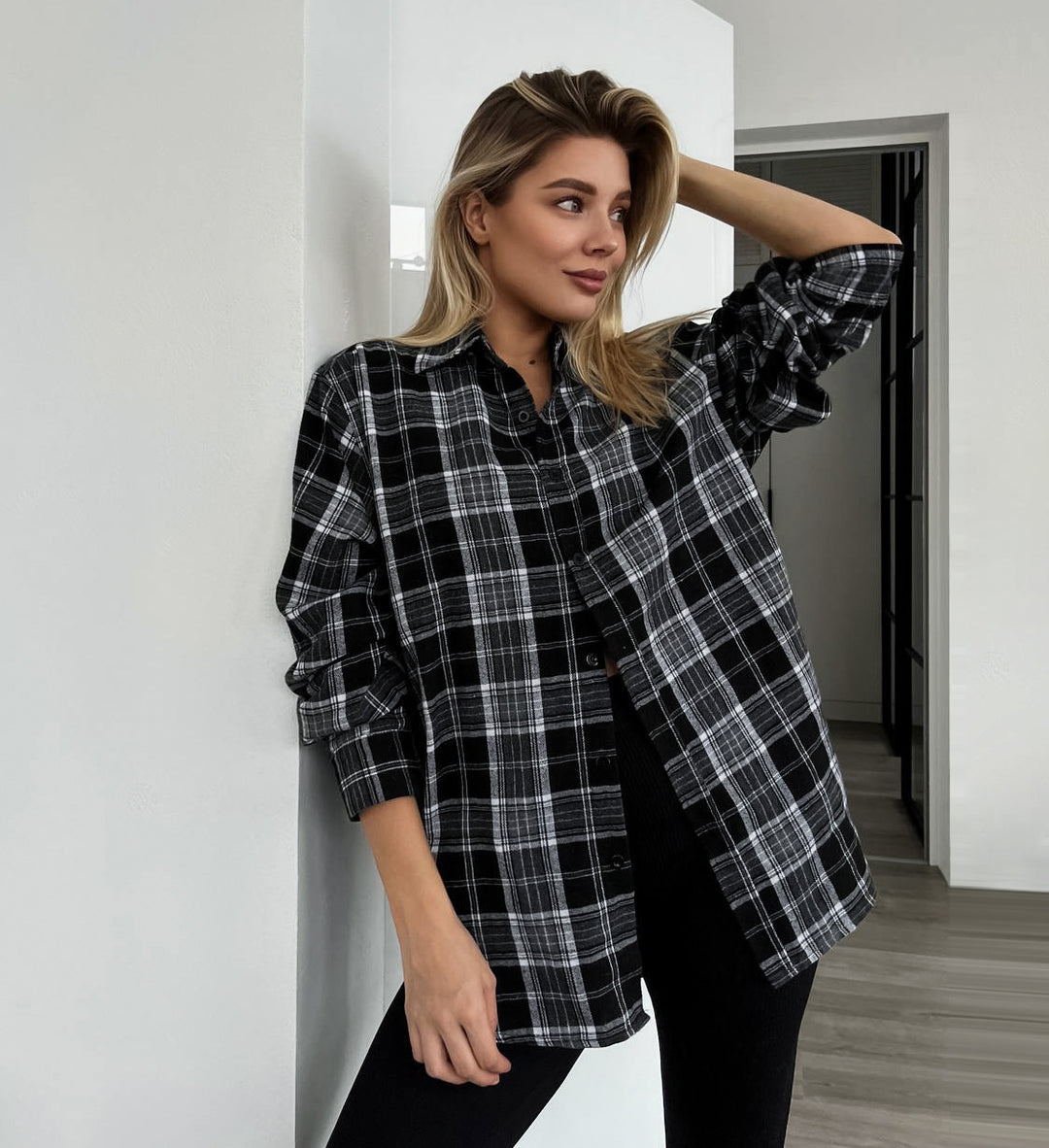 Dame flannel overshirt med moderne ternet mønster og casual snit Stilla